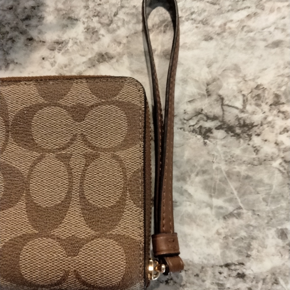 Coach Ladies Zip Around Wallet Wrist Strap Beige - Picture 4 of 6